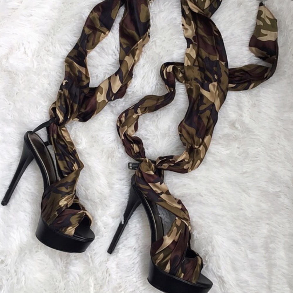 Beautiful Bebe Camo Army Wrap Heels